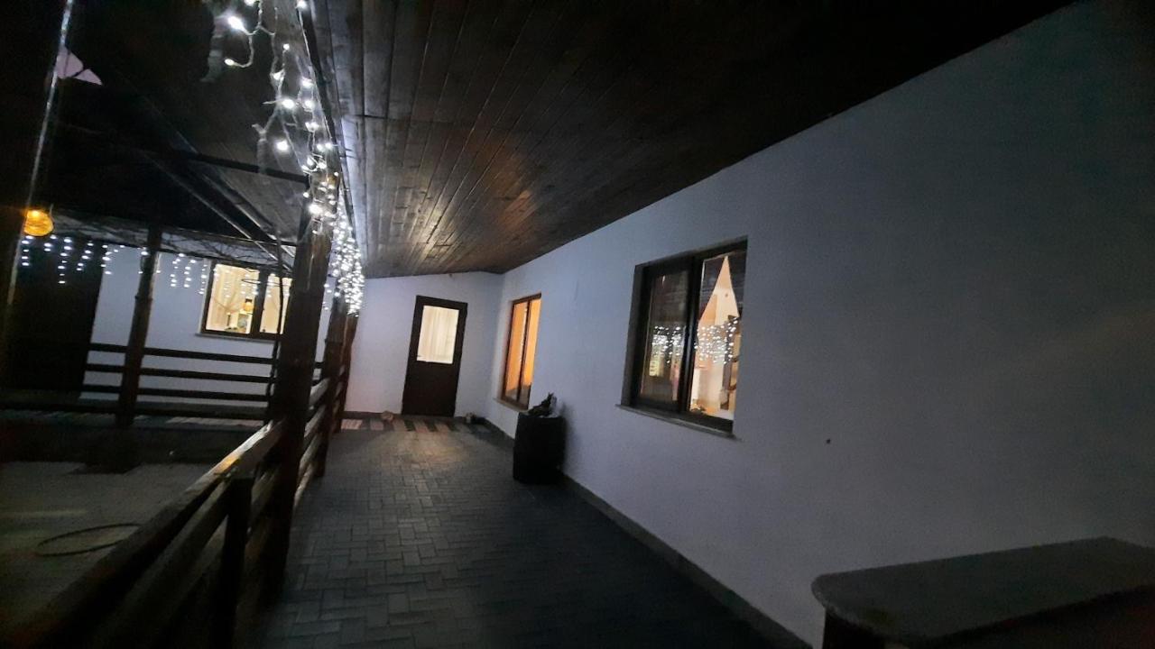 Casuta Din Deal Târgu Neamţ Exterior foto