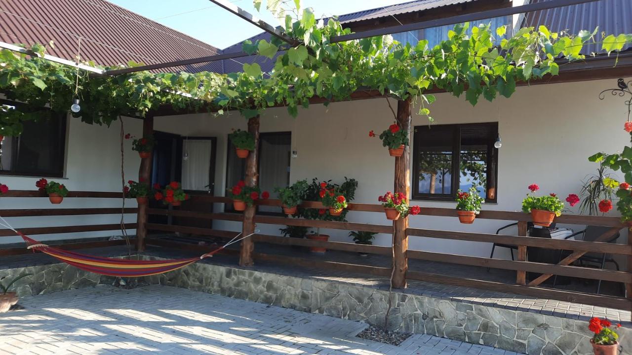 Casuta Din Deal Târgu Neamţ Exterior foto