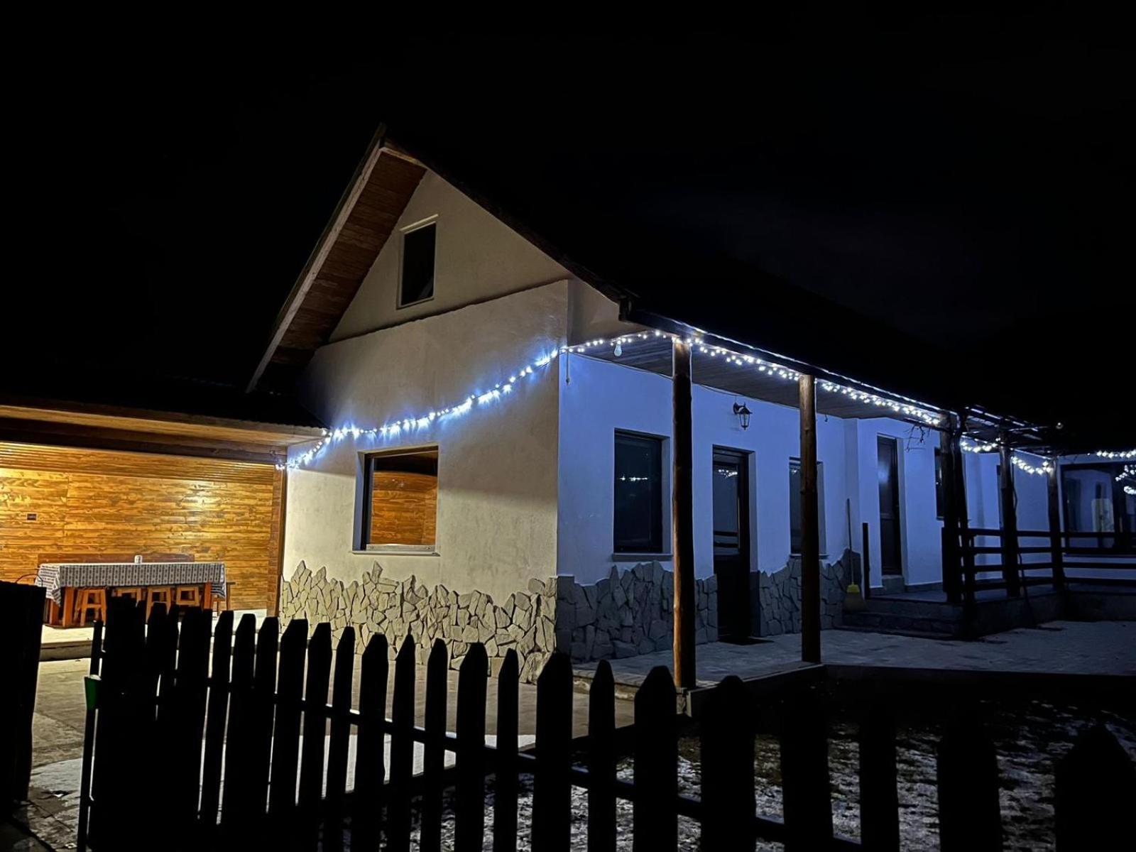 Casuta Din Deal Târgu Neamţ Exterior foto
